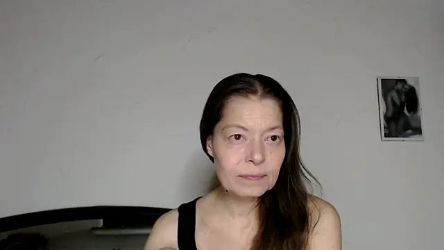 SexySarah177 online show from February 4, 2026, 9:32 pm