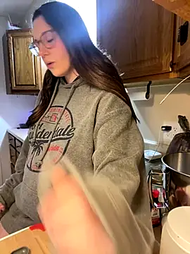 Mommasaurrex online show from October 30, 2025, 4:55 am