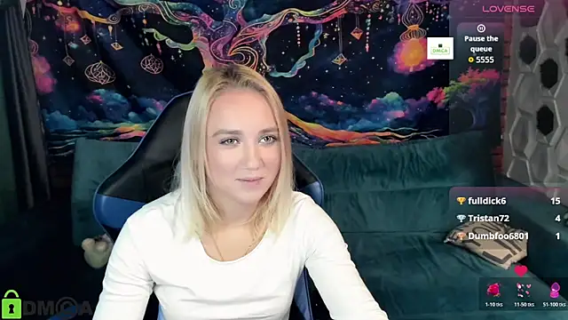 Snapshot of CrystalGirl99 chatting on October 27, 2025, 8:48 am CrystalGirl99 online show from October 27, 2025, 8:48 am