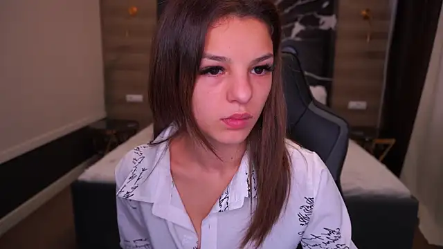 AnitaBambie online show from October 10, 2025, 5:41 am