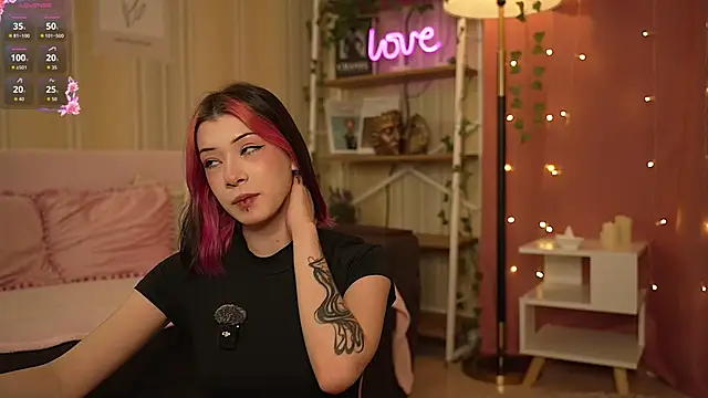 Snapshot of Winaria chatting on November 15, 2025, 12:31 pm Winaria online show from November 15, 2025, 12:31 pm