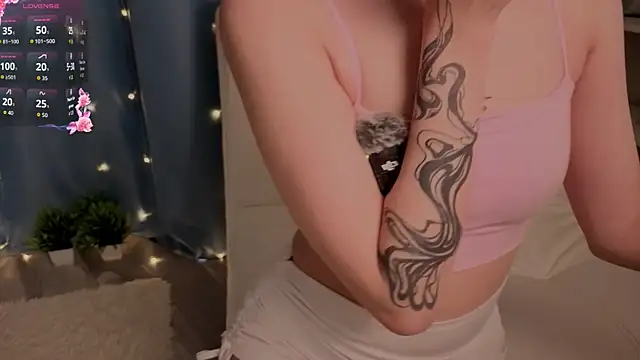 Snapshot of Winaria chatting on October 25, 2025, 4:22 am Winaria online show from October 25, 2025, 4:22 am