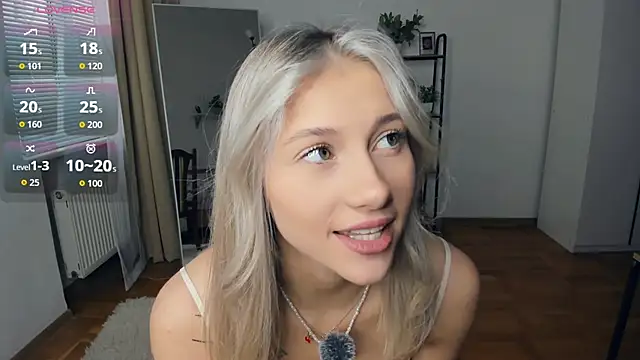 Snapshot of FaaBinaa chatting on October 23, 2025, 7:18 am FaaBinaa online show from October 23, 2025, 7:18 am