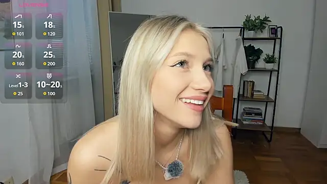 Snapshot of FaaBinaa chatting on November 7, 2025, 8:19 am FaaBinaa online show from November 7, 2025, 8:19 am