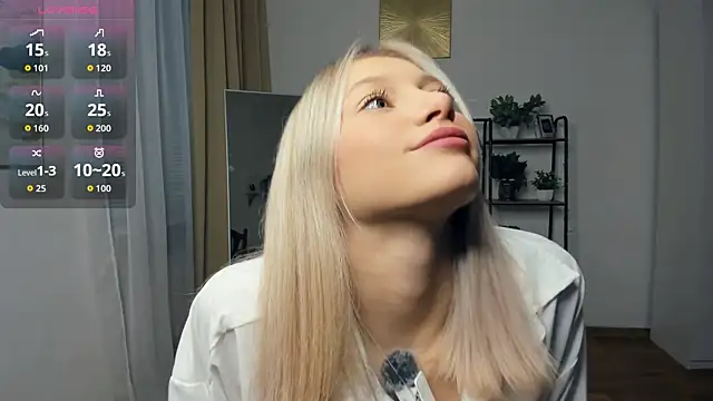 Snapshot of FaaBinaa chatting on December 5, 2025, 7:40 am FaaBinaa online show from December 5, 2025, 7:40 am