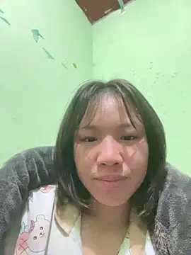 QueenLink online show from December 15, 2025, 11:31 pm