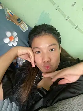 QueenLink online show from October 13, 2025, 4:47 am