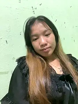 QueenLink online show from October 8, 2025, 4:51 pm