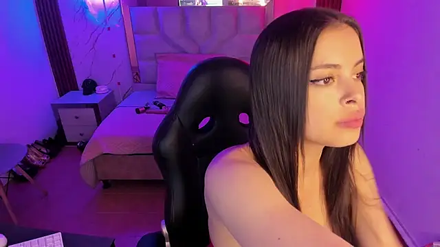 Lizeth Salazar online show from October 27, 2025, 11:33 am