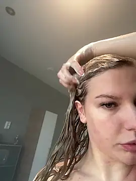 Chloemillerrxx online show from January 18, 2026, 1:47 pm