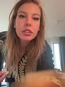 Snapshot of Chloemillerrxx chatting on December 2, 2025, 2:19 pm Chloemillerrxx online show from December 2, 2025, 2:19 pm