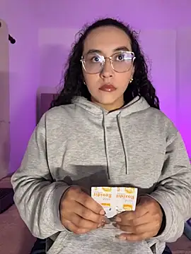 alehia cute online show from May 22, 2026, 11:36 pm
