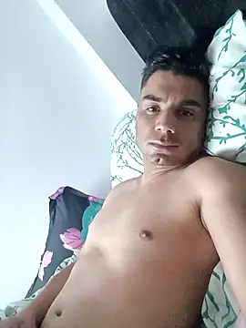 Snapshot of Ffeenniizz chatting on April 1, 2026, 2:46 am Ffeenniizz online show from April 1, 2026, 2:46 am