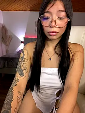 Snapshot of Maddy_Piink chatting on November 15, 2025, 8:13 pm Maddy Piink online show from November 15, 2025, 8:13 pm