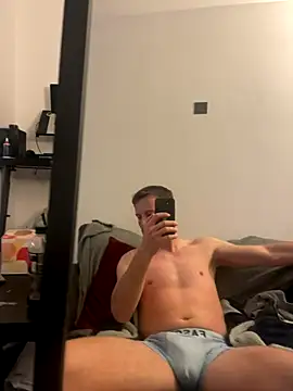 Snapshot of AndyArno2533 chatting on September 14, 2025, 6:52 pm AndyArno2533 online show from September 14, 2025, 6:52 pm