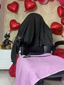 Snapshot of MorenaLush_Eup chatting on March 13, 2026, 2:05 am MorenaLush Eup online show from March 13, 2026, 2:05 am