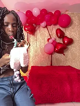 Snapshot of MorenaLush_Eup chatting on February 27, 2026, 12:33 am MorenaLush Eup online show from February 27, 2026, 12:33 am