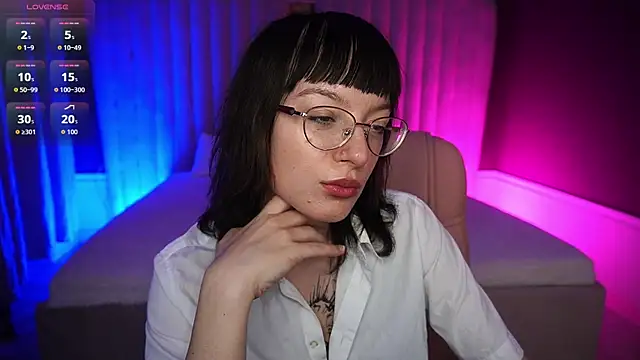 Pixie Peachh online show from October 7, 2025, 2:18 pm
