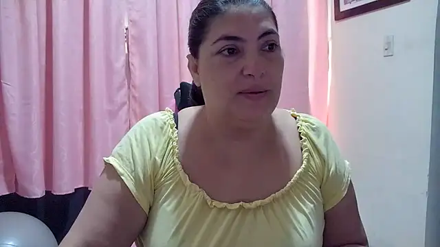 Snapshot of lina_maria99 chatting on May 27, 2026, 11:50 am lina maria99 online show from May 27, 2026, 11:50 am