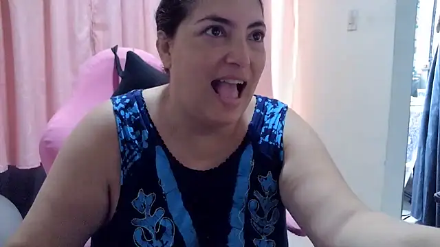 Snapshot of lina_maria99 chatting on May 30, 2026, 12:33 pm lina maria99 online show from May 30, 2026, 12:33 pm