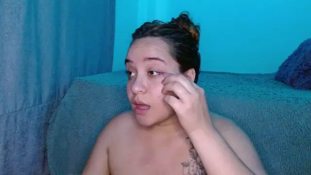 Snapshot of curvivan chatting on November 14, 2025, 8:56 pm curvivan online show from November 14, 2025, 8:56 pm