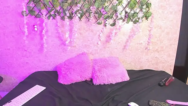 Snapshot of ImEmily444 chatting on October 10, 2025, 9:59 pm ImEmily444 online show from October 10, 2025, 9:59 pm