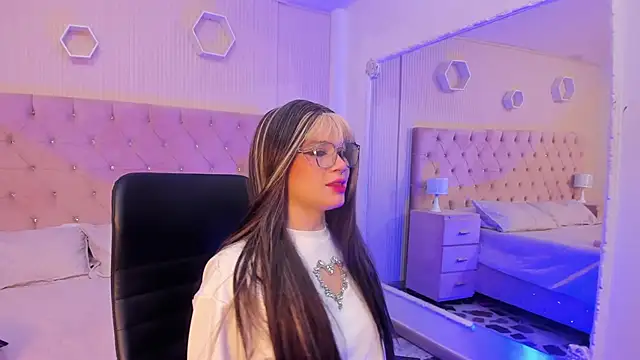 Snapshot of AphroditeSweet chatting on November 16, 2025, 9:08 pm AphroditeSweet online show from November 16, 2025, 9:08 pm