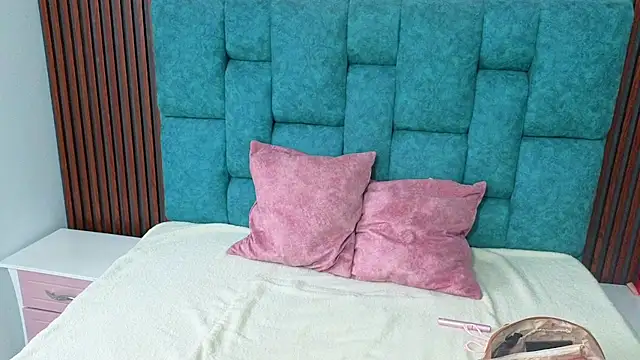 Snapshot of EmilyGala chatting on October 24, 2025, 9:03 pm EmilyGala online show from October 24, 2025, 9:03 pm