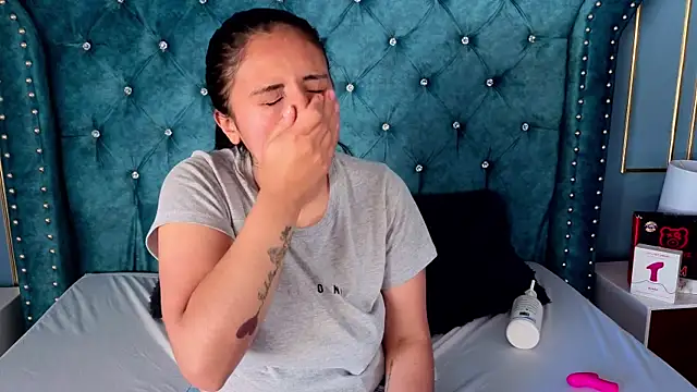 Snapshot of EmilyGala chatting on November 4, 2025, 7:17 pm EmilyGala online show from November 4, 2025, 7:17 pm