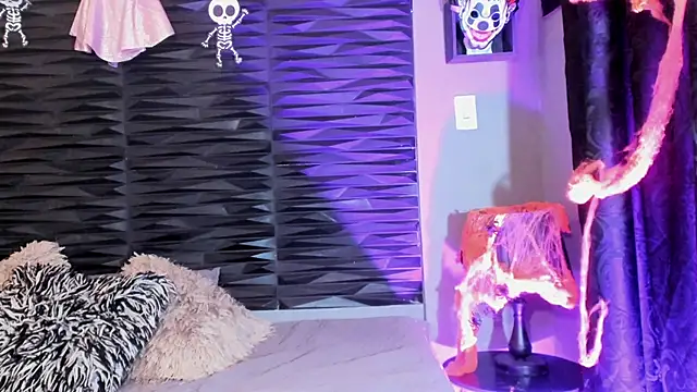 lu styles  online show from October 30, 2025, 1:37 am