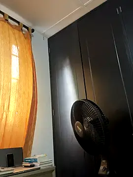 lu styles  online show from October 19, 2025, 10:01 pm