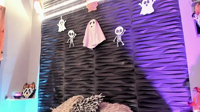 lu styles  online show from October 9, 2025, 5:46 pm