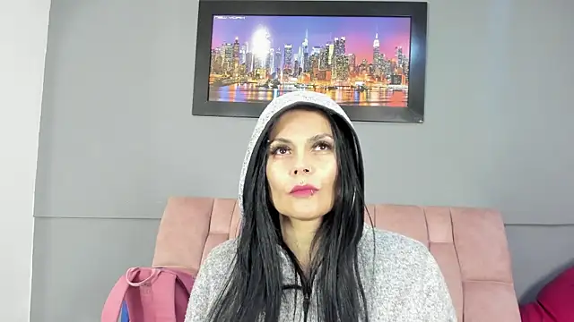 Snapshot of CharlotteCottin chatting on May 13, 2026, 11:17 am CharlotteCottin online show from May 13, 2026, 11:17 am