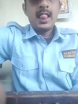 Snapshot of BasicGoal96 chatting on December 1, 2025, 11:44 am BasicGoal96 online show from December 1, 2025, 11:44 am