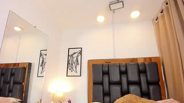 GiorgineTaylor online show from November 8, 2025, 12:03 am