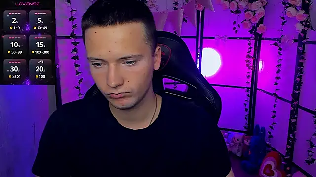 ZackNeal online show from September 16, 2025, 12:28 pm