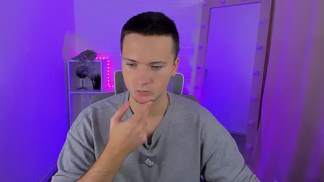 ZackNeal online show from September 23, 2025, 5:47 am