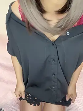 reina 00121 online show from October 20, 2025, 12:24 am