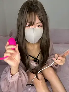 reina 00121 online show from September 10, 2025, 1:04 am
