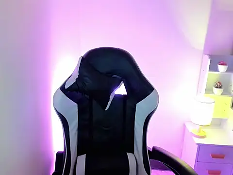 bigcocknathalie69 online show from September 15, 2025, 8:26 am