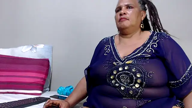 Snapshot of GrandBustyMelon chatting on November 6, 2025, 8:29 am GrandBustyMelon online show from November 6, 2025, 8:29 am