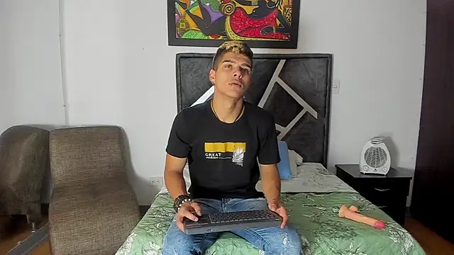 Snapshot of wyatt_3 chatting on October 20, 2025, 12:27 pm wyatt 3 online show from October 20, 2025, 12:27 pm