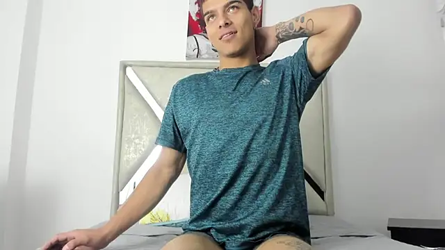 Snapshot of wyatt_3 chatting on December 2, 2025, 1:13 pm wyatt 3 online show from December 2, 2025, 1:13 pm