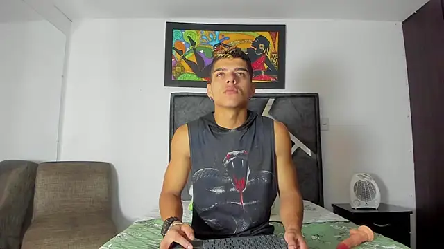 Snapshot of wyatt_3 chatting on October 21, 2025, 12:04 pm wyatt 3 online show from October 21, 2025, 12:04 pm