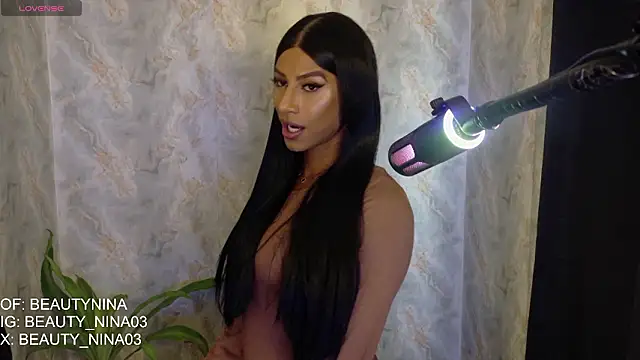 Snapshot of beauty_nina chatting on March 1, 2026, 3:34 pm beauty nina online show from March 1, 2026, 3:34 pm