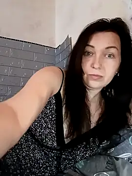 Snapshot of DanaNeon chatting on May 4, 2026, 11:02 am DanaNeon online show from May 4, 2026, 11:02 am