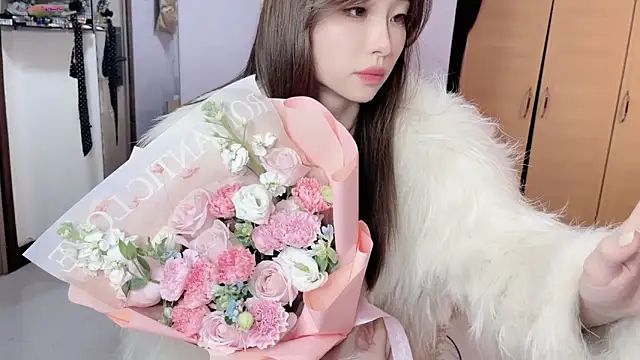 Y2Luvk online show from November 9, 2025, 11:09 pm