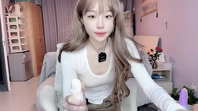 Y2Luvk online show from October 6, 2025, 11:27 pm