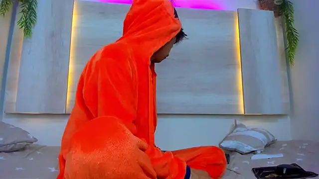 Snapshot of Wicked_Twink chatting on November 2, 2025, 12:54 pm Wicked Twink online show from November 2, 2025, 12:54 pm