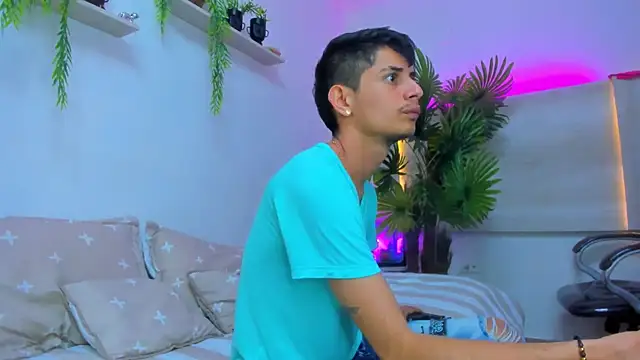 Snapshot of Wicked_Twink chatting on October 26, 2025, 1:11 pm Wicked Twink online show from October 26, 2025, 1:11 pm